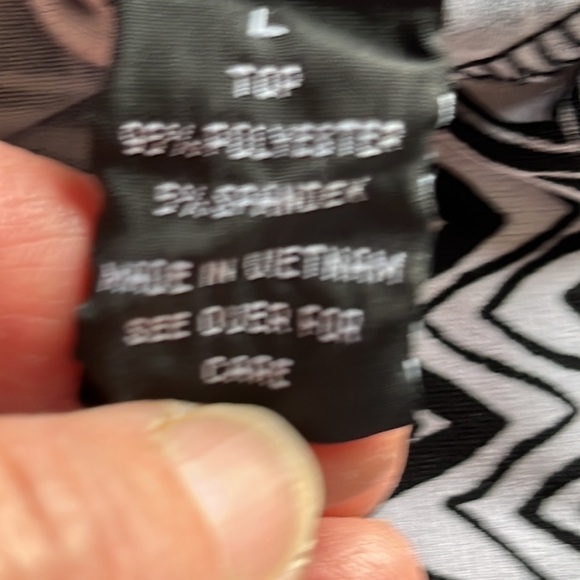 AGB Black & White Sleeveless Blouse - Picture 8 of 14